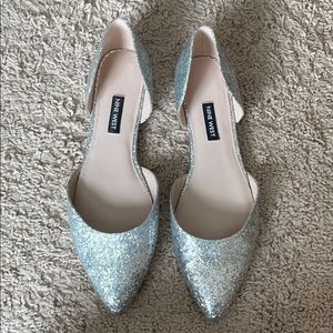 EUC Nine West silver sparkly flats size 8.5